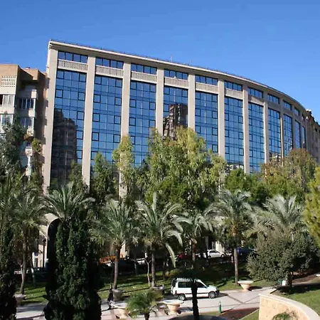 Magic Atrium Plaza דירה